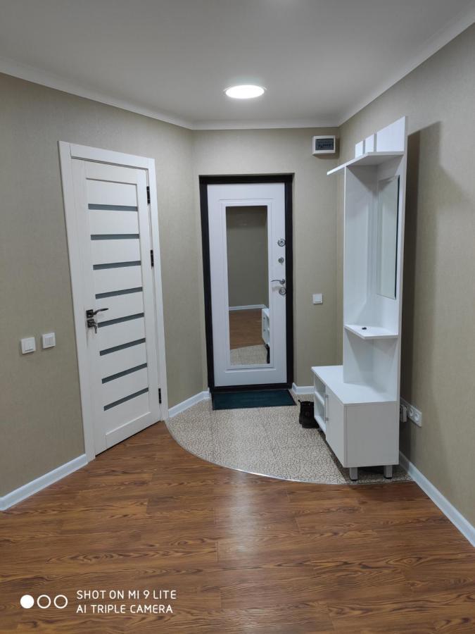 1-Bedroom Apartment In The Very City Center Tashkent Esterno foto